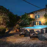 Faszinierende Mit Sauna, Meerblick, Dampfbad, Privatpool, Bbq Poreč