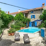 Faszinierende Mit Sauna, Meerblick, Dampfbad, Privatpool, Bbq Vakantiehuis Poreč